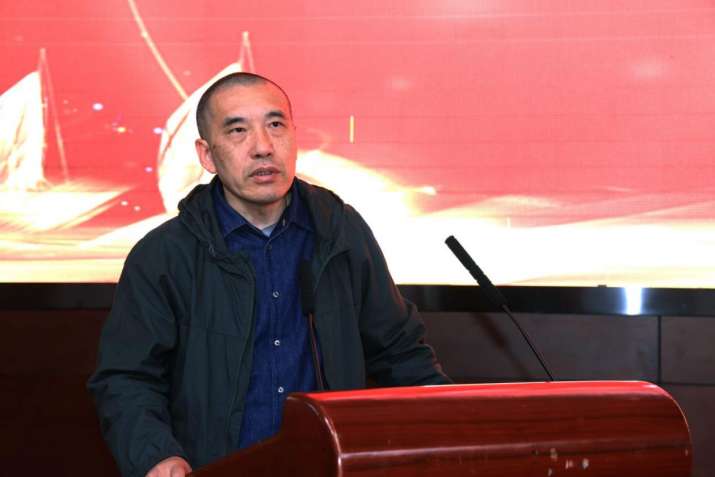 何平作主题发言