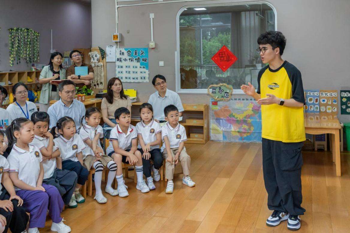 观摩指导学生组织活动