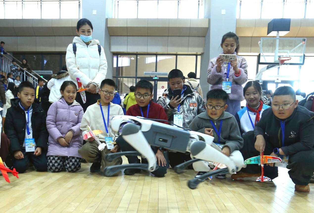 D:Desktop新建文件夹 (33)梁孝鹏B67W7951.JPG