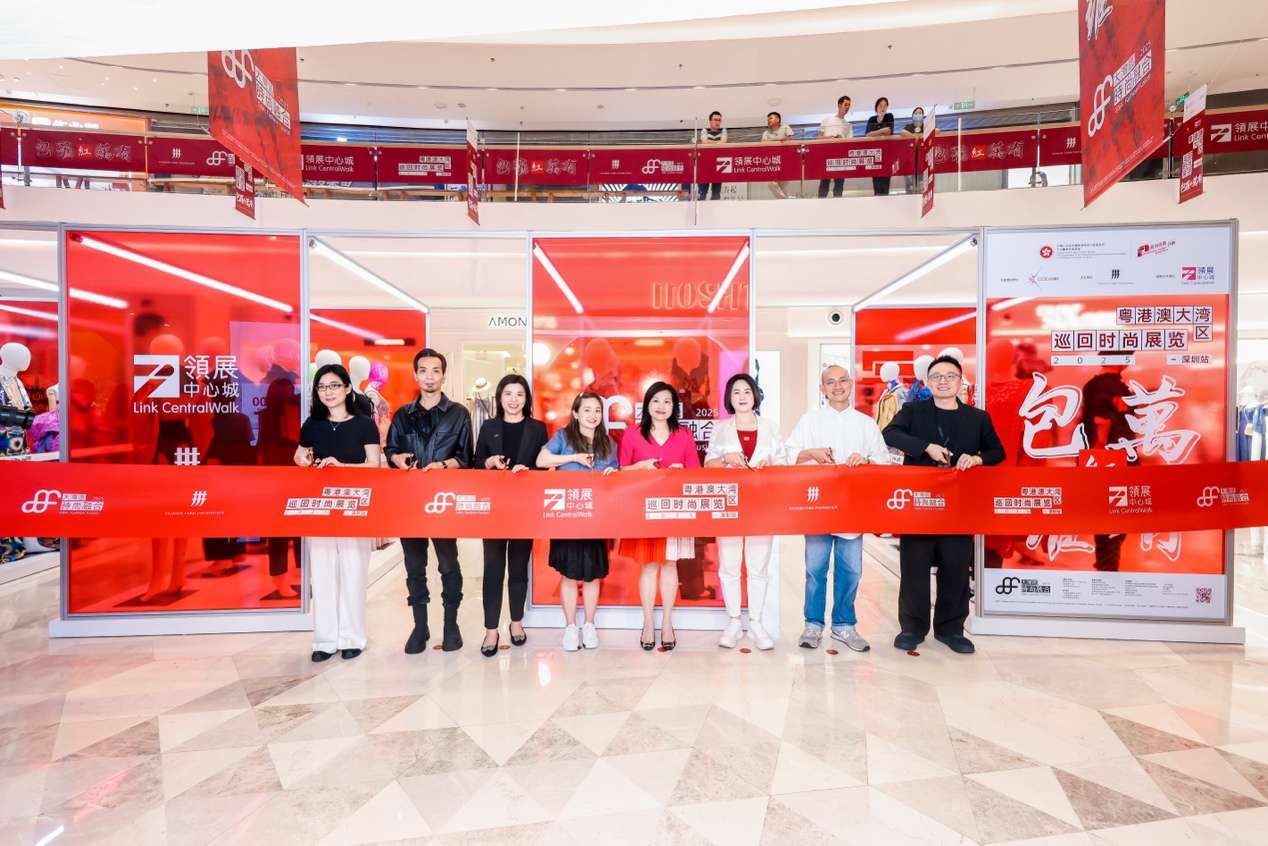 一張含有 人員, 室內, 群組, 人民 的圖片 AI 產生的內容可能不正確。