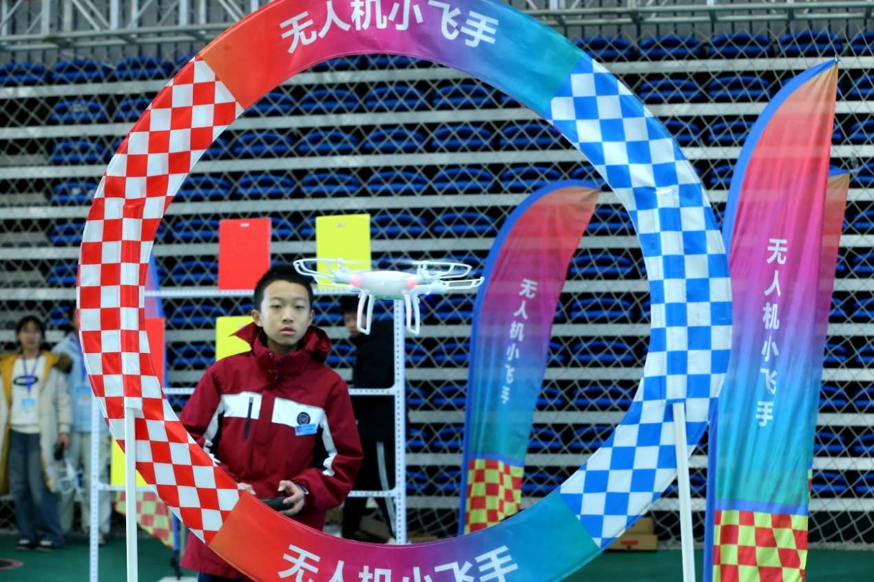 D:Desktop新建文件夹 (33)梁孝鹏B67W8373.JPG