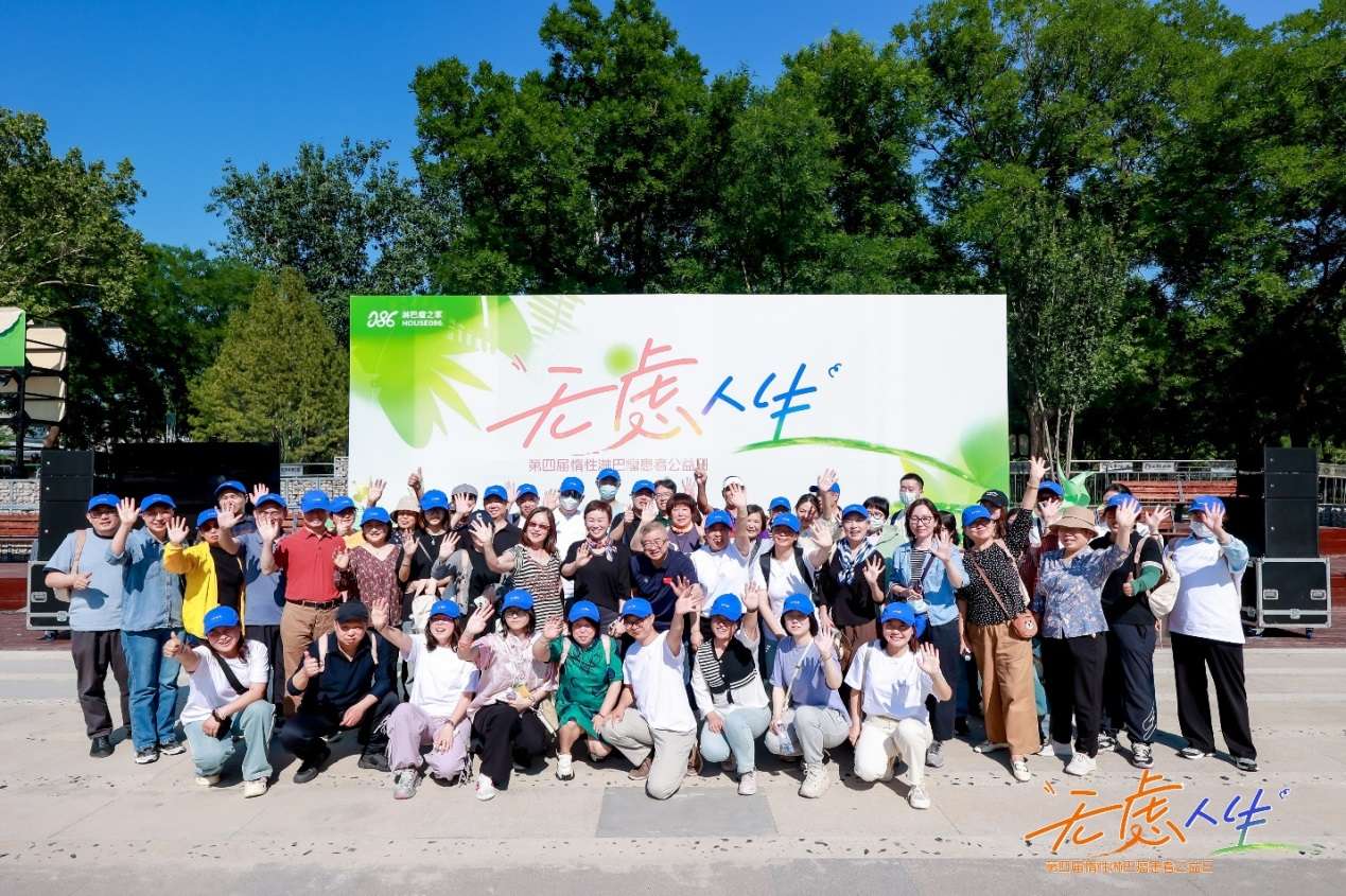 一群人在跑步 AI 生成的内容可能不正确。